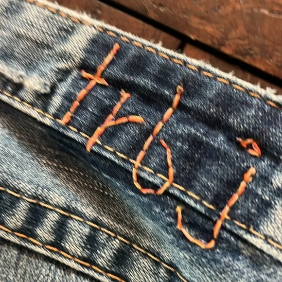 Vintage Y2K True Religion Bell Bottom/Low rise Jeans - Picture 14 of 17